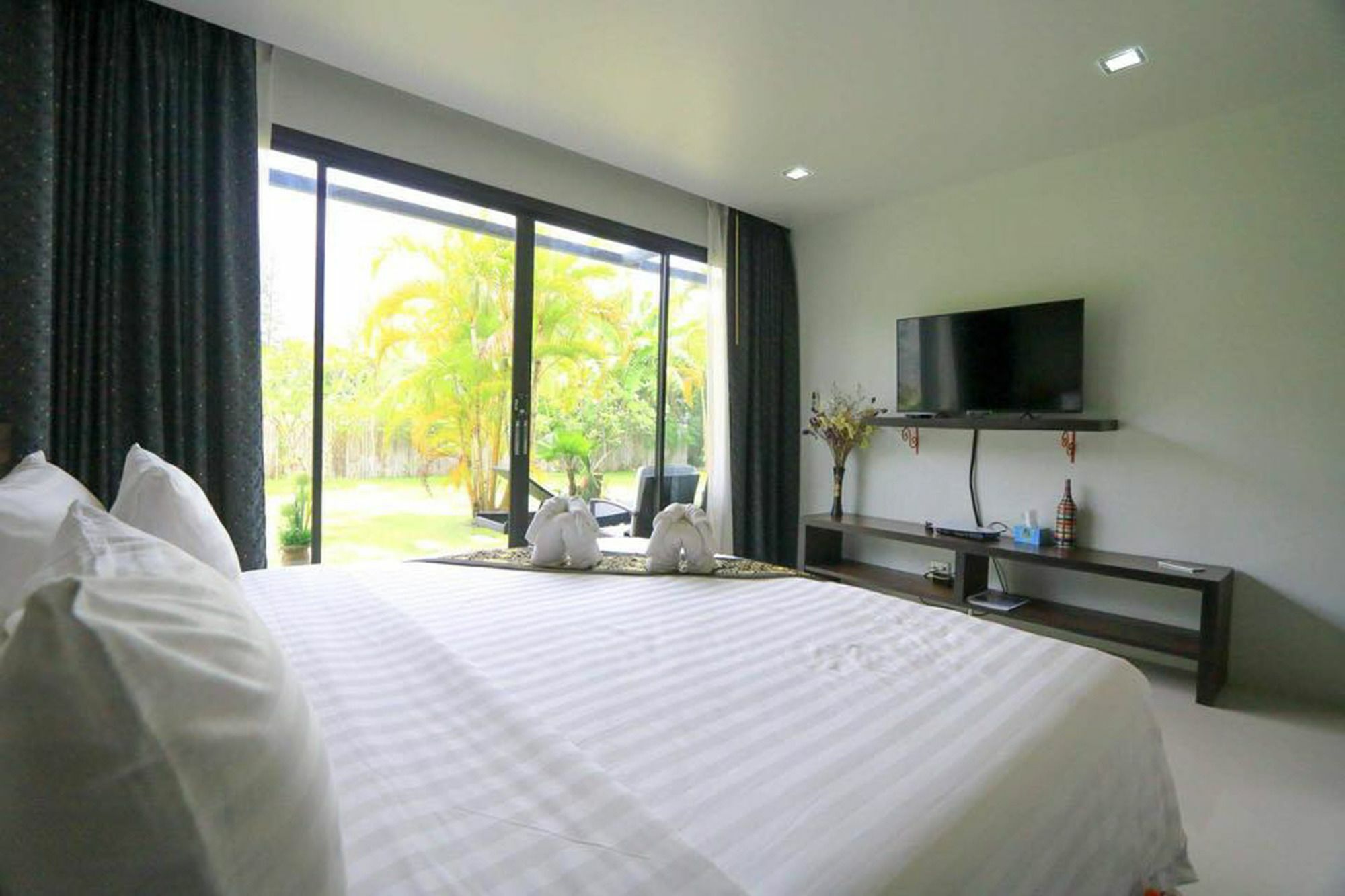 Baan Norkna Bangtao Hotel Bang Tao Beach  Exterior photo